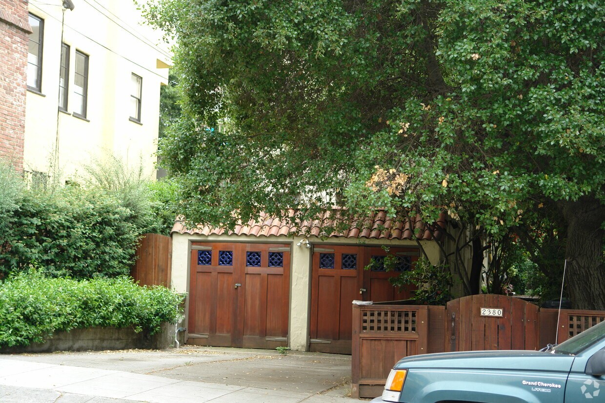 Building Photo - 2380 Hilgard Ave