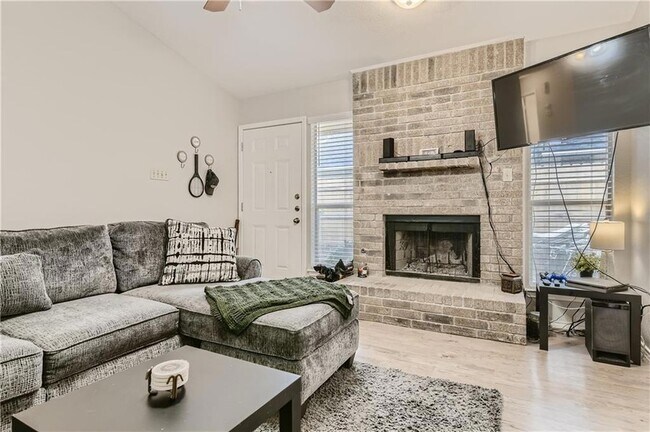 Foto del edificio - 2126 Redwing Way