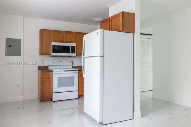 Foto del edificio - 979 SW 10th St