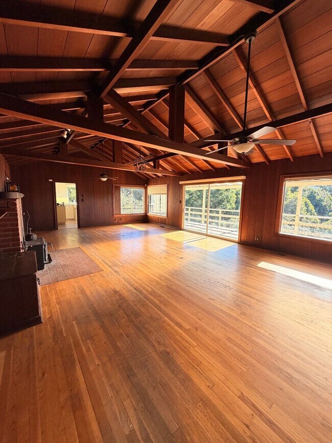 Foto del edificio - 809 Browns Valley Rd