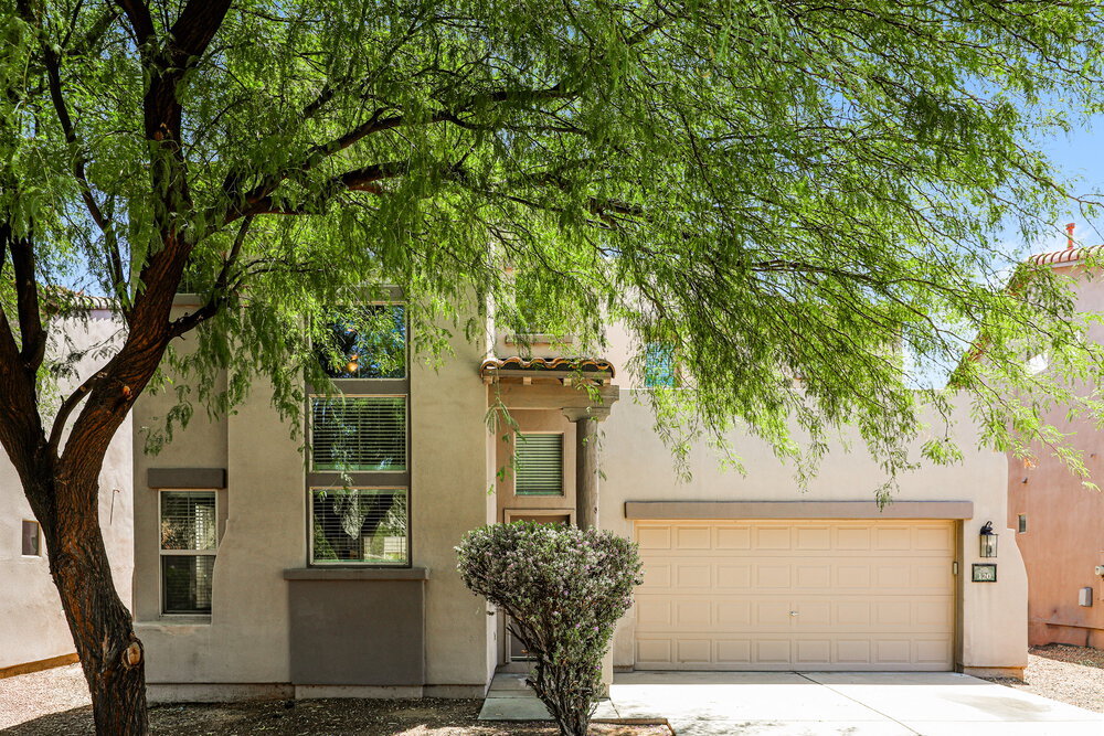 Primary Photo - 120 E Calle Del Rondador