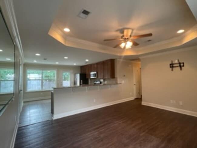 Foto del edificio - 821 Bristol Court