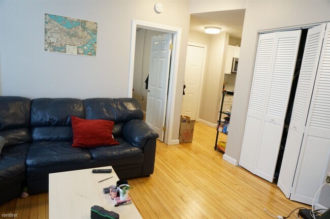 Building Photo - 3 br, 1 bath  - 7 Lorraine Ter 2