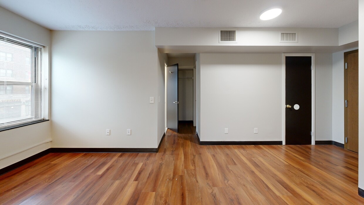 Photo - Commodore Place Apartments