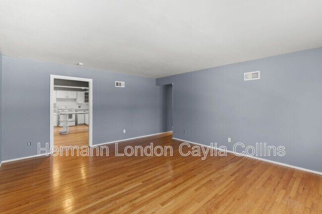 Foto del edificio - 7249 Pasadena Blvd