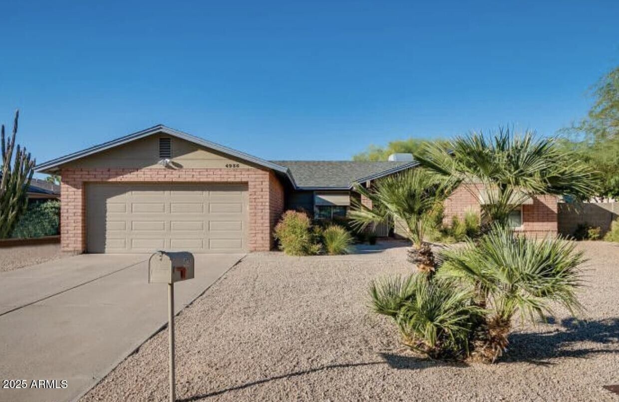 Primary Photo - 4936 E Evans Dr