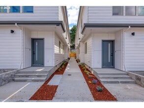 Building Photo - 1570 SE 50th Ave