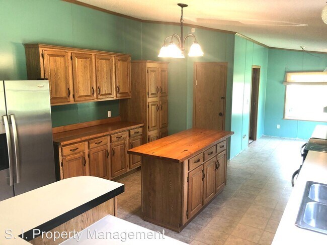 Building Photo - 3 br, 2 bath House - 345 Spring Dr.