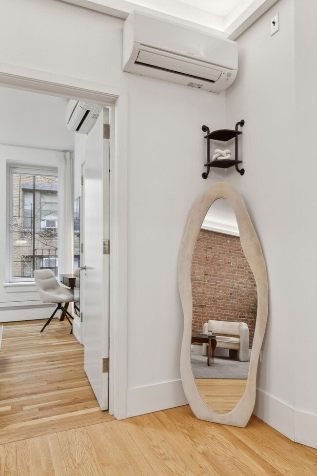 Foto del edificio - 125 E 83rd St