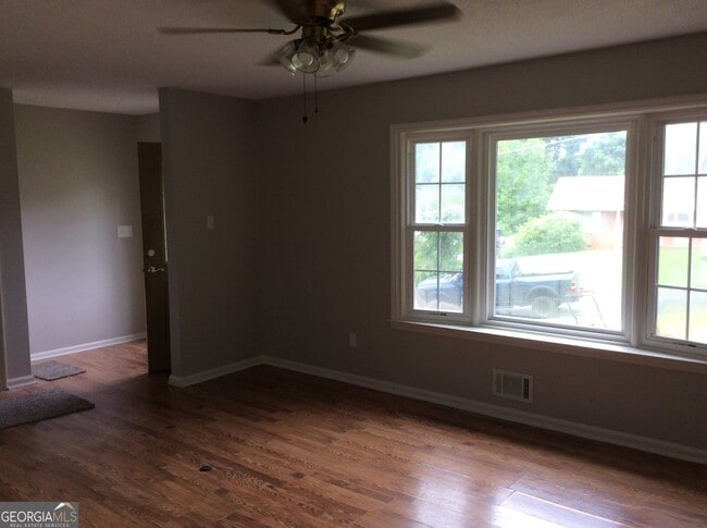 Building Photo - 1417 Pennel Dr