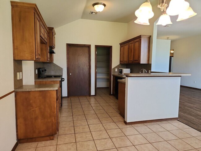 Building Photo - 2416 Arbor