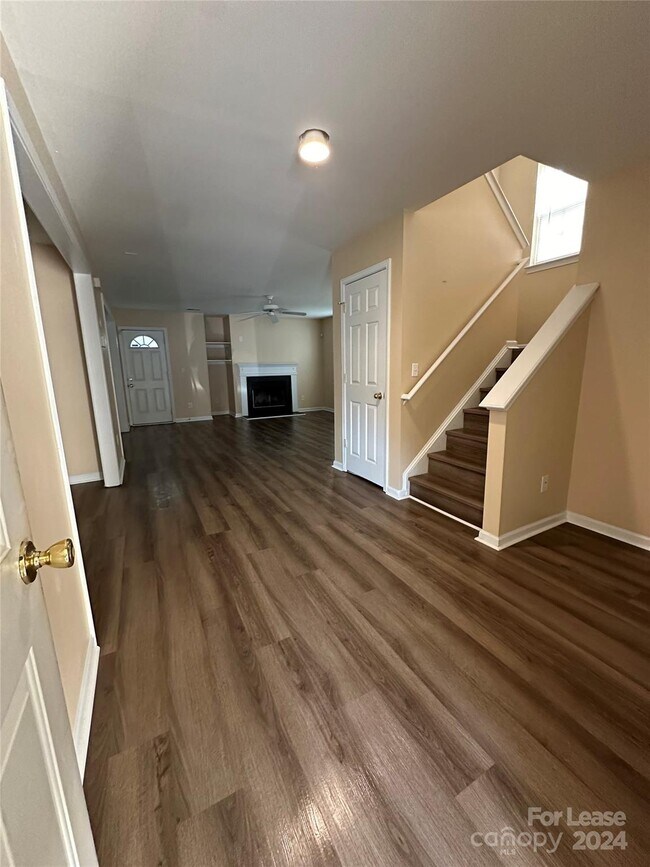 Foto del edificio - 10330 Seedling Ln