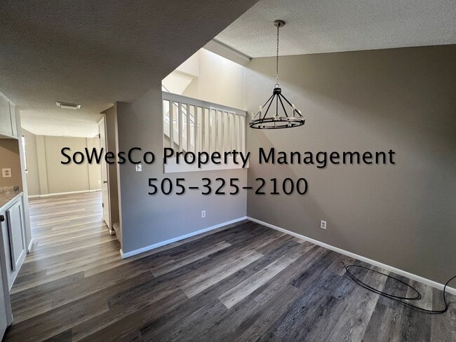 Building Photo - Beautifully Remodeled Condo  (with seasonal pool upon availability