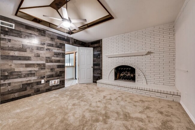 Foto del edificio - 3441 Flagstone Dr