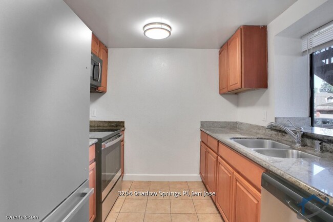 Building Photo - 3254 Shadow Springs Pl