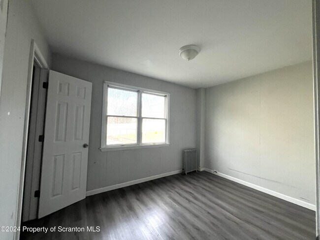 Foto del edificio - 207 N Valley Ave