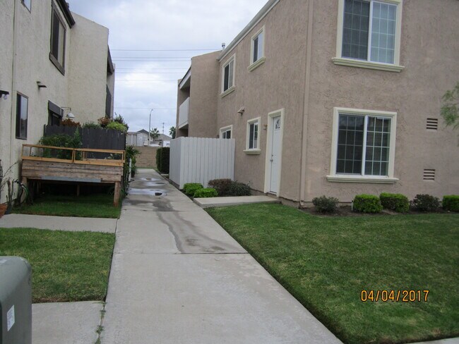 Building Photo - 8141 Major Cir
