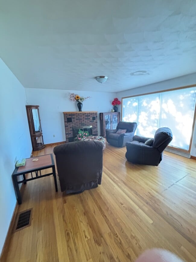 Foto del edificio - 1473 Linn St