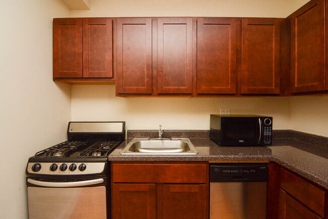 Foto del edificio - 823 W Diversey Pkwy