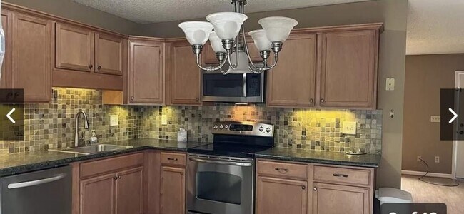 Foto del edificio - 4084 Hidden Hollow Dr