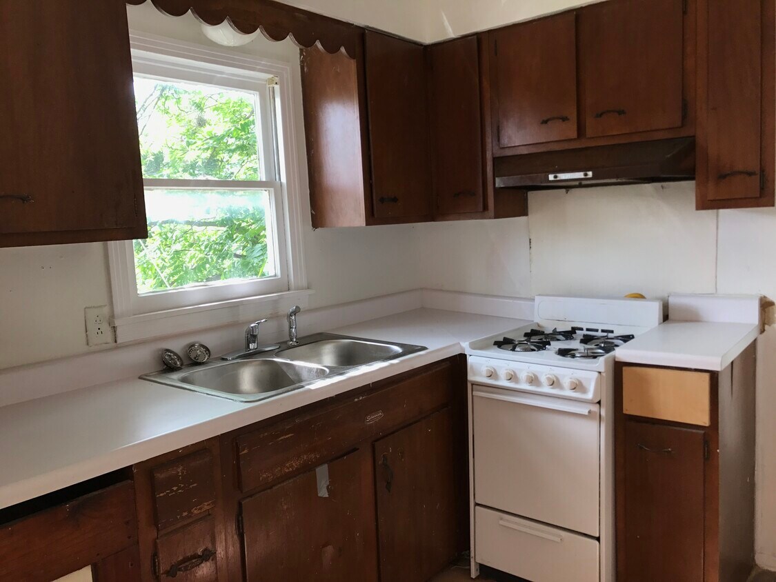 Primary Photo - 239 W Mistletoe Ave