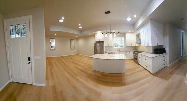 Building Photo - 127 S Avalon Dr