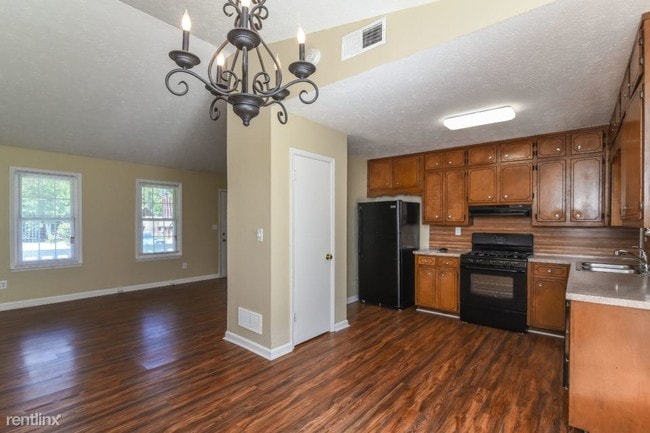 Building Photo - 3904 Amber Way