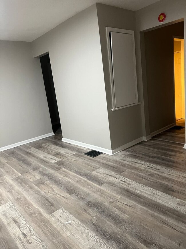 Photo - 1464 W 32nd St Apartment