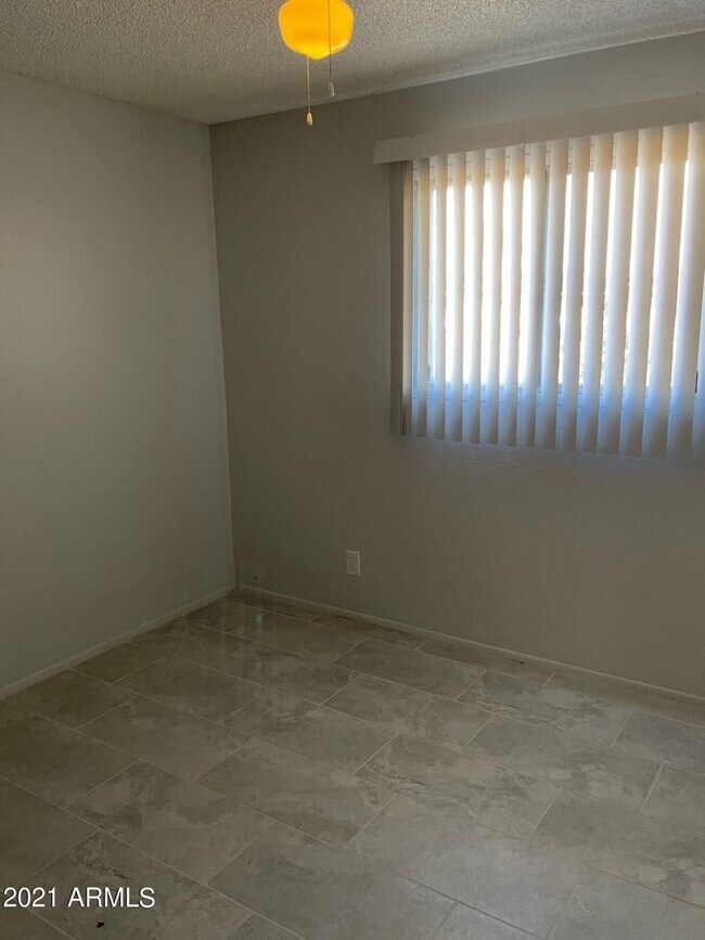Building Photo - 8155 W Avalon Dr