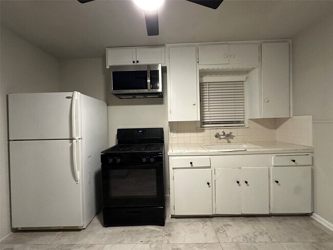 Foto del edificio - 2721 Napoleon St