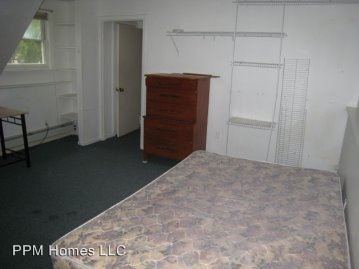 Building Photo - 405-409 S Aurora St