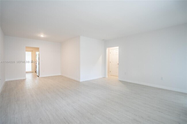 Foto del edificio - 1185 98th St