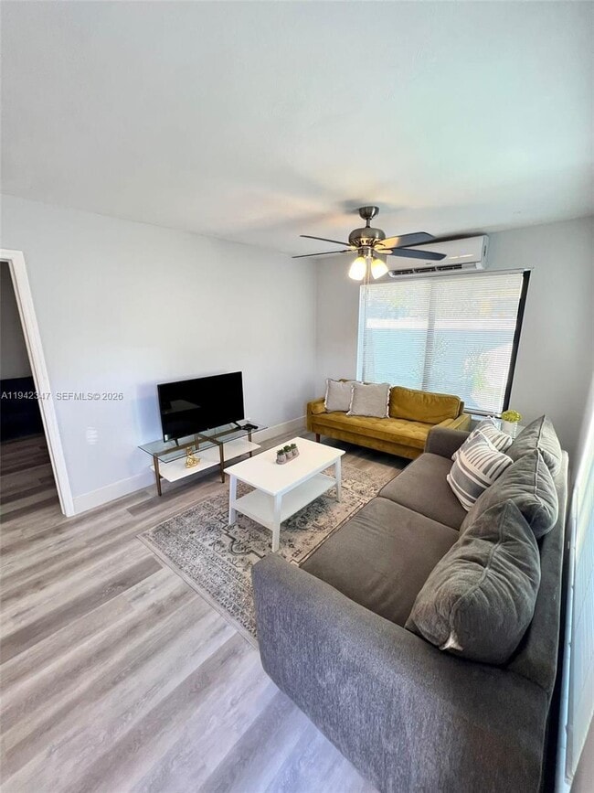 Building Photo - 1016 NE 17th Ave