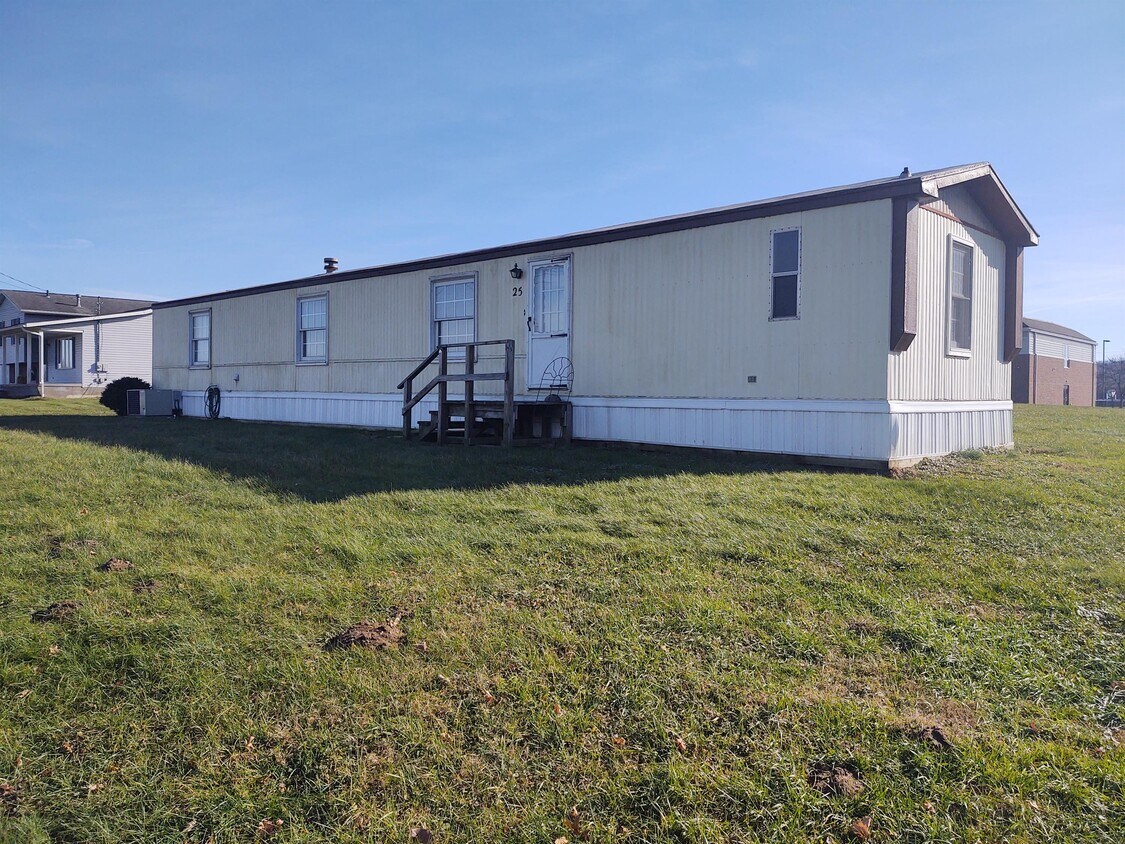 25 Lock St, Dresden, OH 43821 House Rental in Dresden, OH