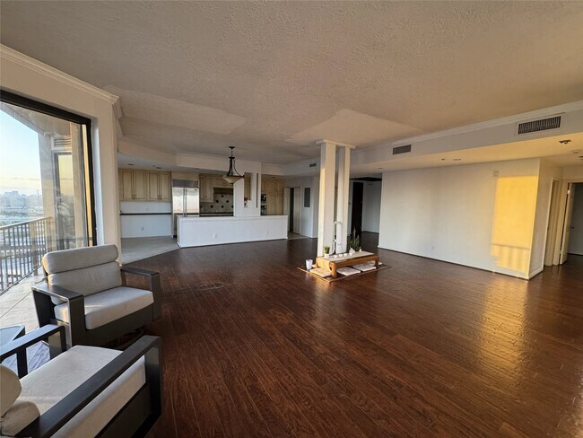 Foto del edificio - 3350 McCue Rd