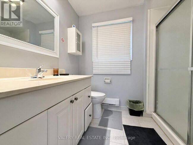 Photo du bâtiment - 1180 Heathfield Ct