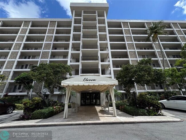 Foto del edificio - 3200 N Palm Aire Dr