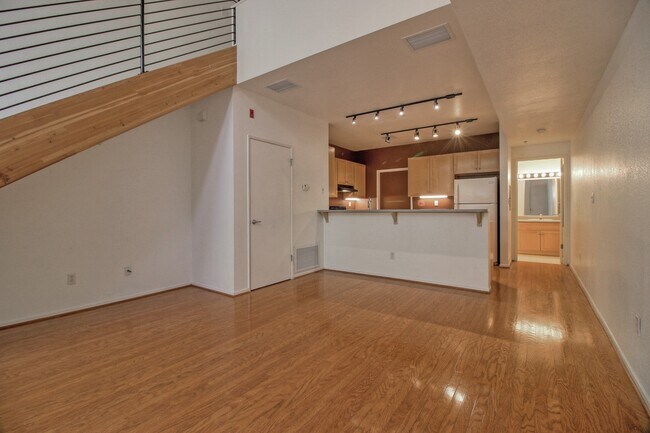 Building Photo - Spacious 1 Bedroom Loft at Ryland Mews