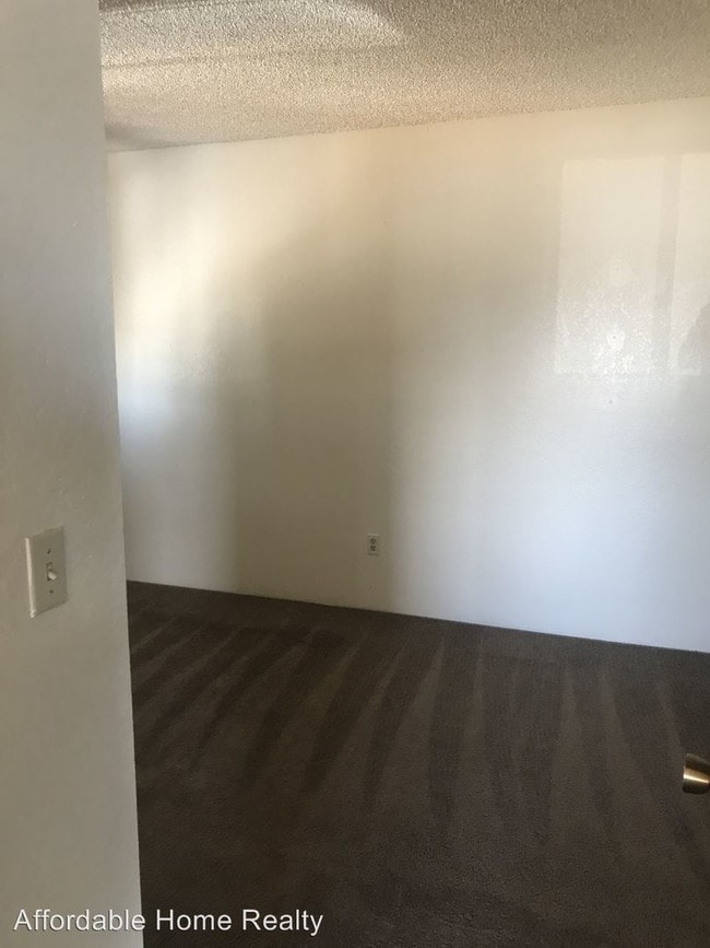 Building Photo - 2438 N Palo Verde Ave