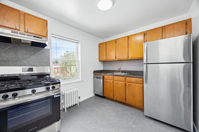Foto del edificio - 32-28 47th St