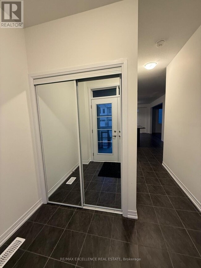 Photo du bâtiment - 116 Velvet Wy