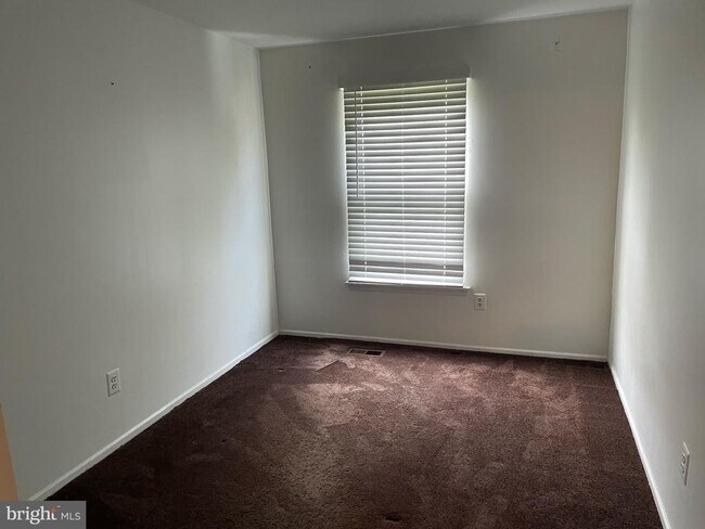 Foto del edificio - 13014 Blakeslee Dr