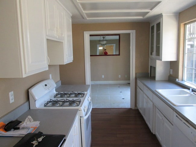 Building Photo - 5116 Rabeneck Way