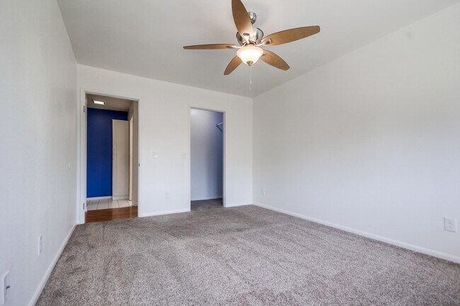 Building Photo - 10248 Princess Sarit Way