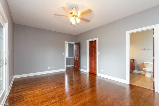 Foto del edificio - 3 br, 2 bath Condo - 1437 East 65th Place 2