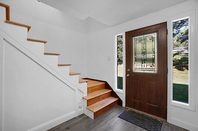 Foto del edificio - Spacious 5-Bedroom Home for Rent in Cheste...