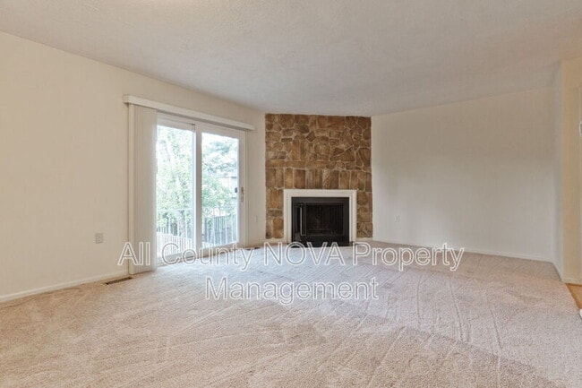 Building Photo - 5941 Kara Pl