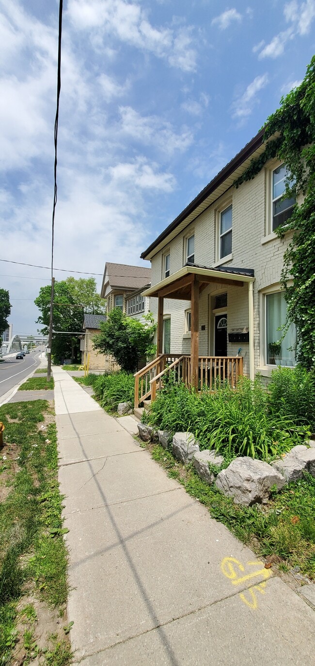 Building Photo - 26 Ridout St S