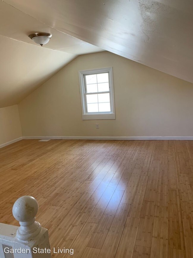 Building Photo - 4 br, 1.5 bath House - 199 West End Ave