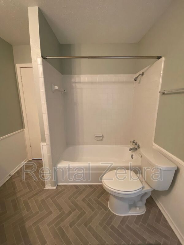 Building Photo - 1801 Bristol Cove